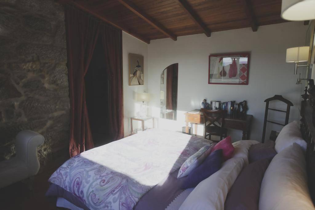Casa De Afora Casa Con Piscina Y Jacuzzi Privados Guest House ซานติอาโก เด กอมโปสเตลา ภายนอก รูปภาพ