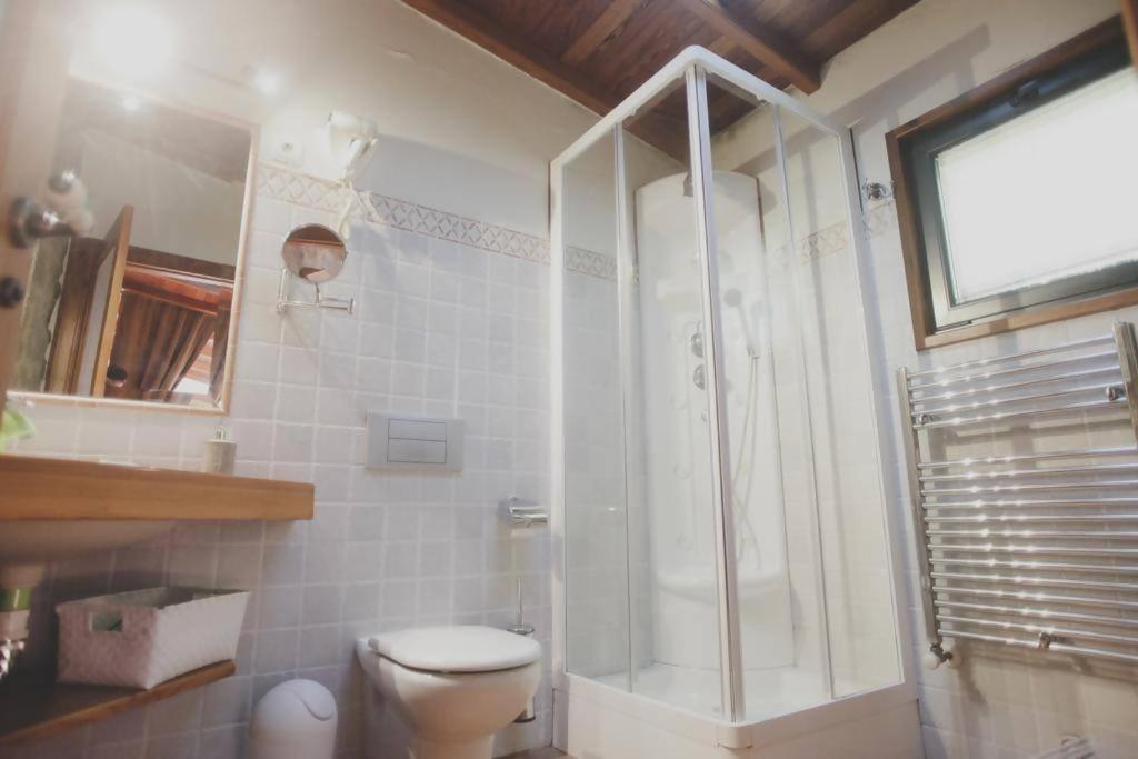 Casa De Afora Casa Con Piscina Y Jacuzzi Privados Guest House ซานติอาโก เด กอมโปสเตลา ภายนอก รูปภาพ