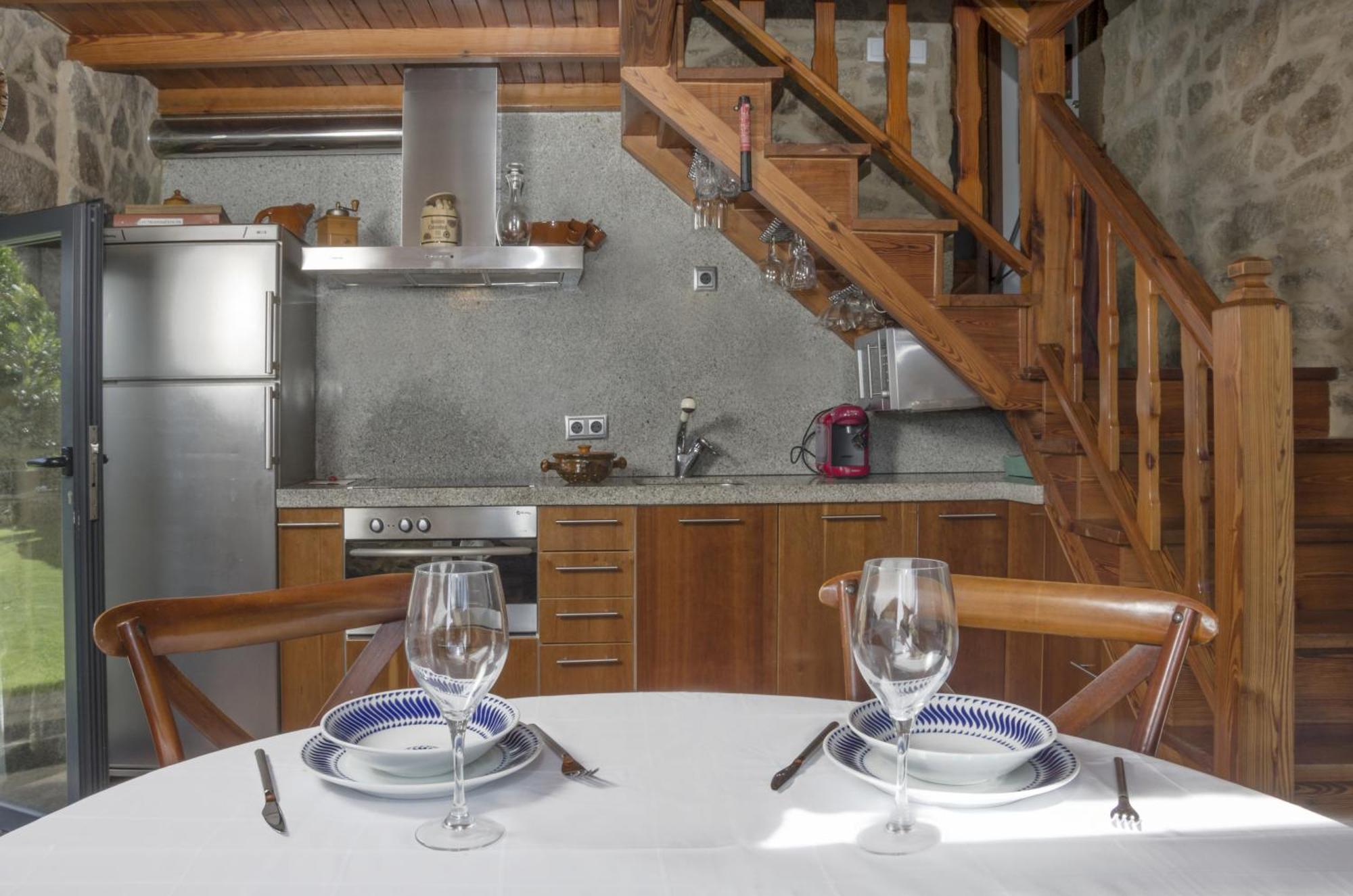 Casa De Afora Casa Con Piscina Y Jacuzzi Privados Guest House ซานติอาโก เด กอมโปสเตลา ภายนอก รูปภาพ